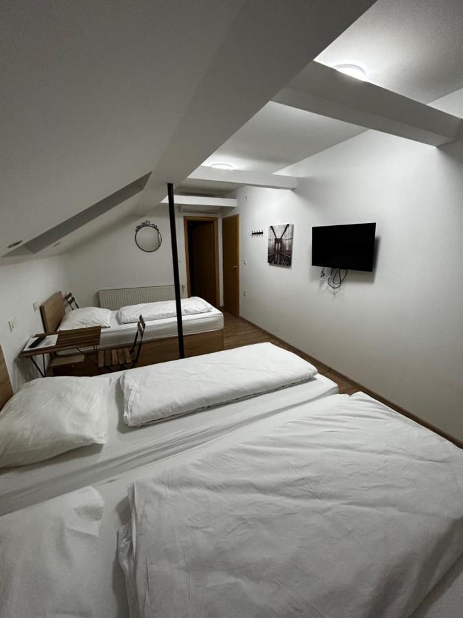 Sobe Zimmer Frei Pozega Exteriér fotografie