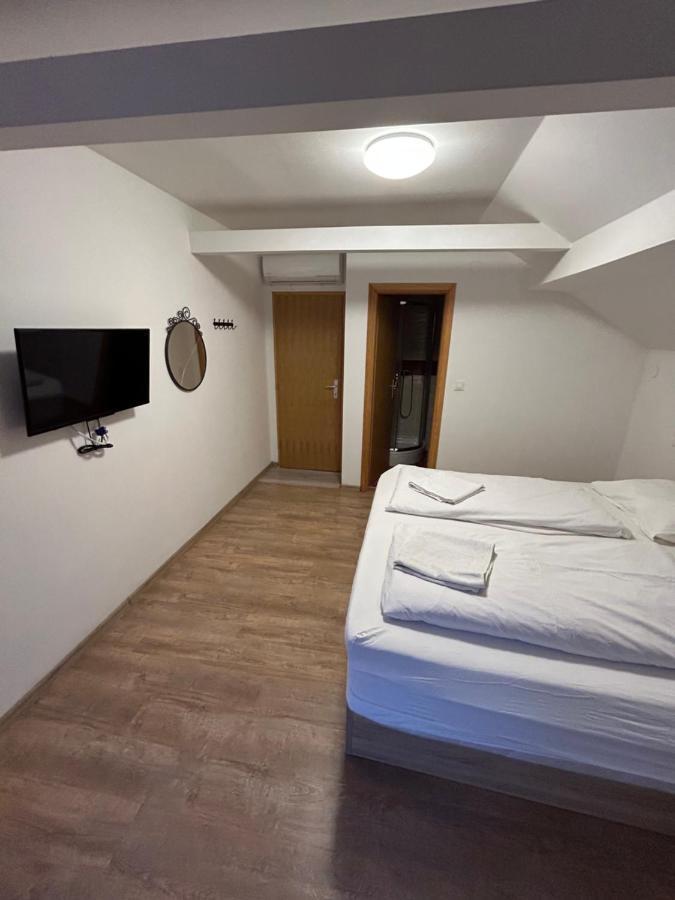 Sobe Zimmer Frei Pozega Exteriér fotografie