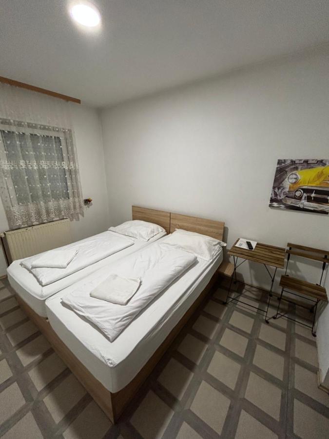 Sobe Zimmer Frei Pozega Exteriér fotografie