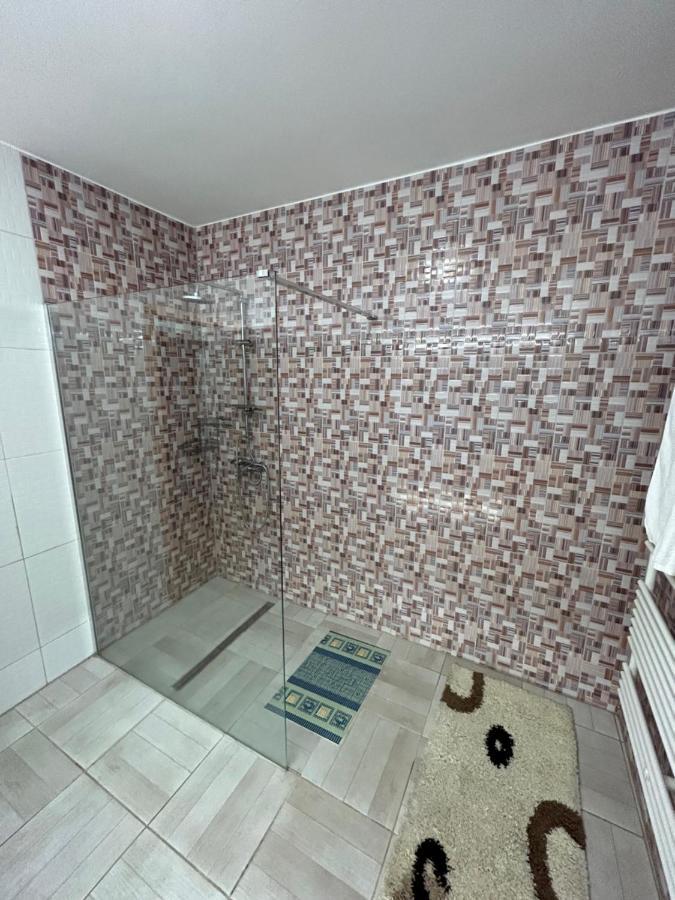 Sobe Zimmer Frei Pozega Exteriér fotografie