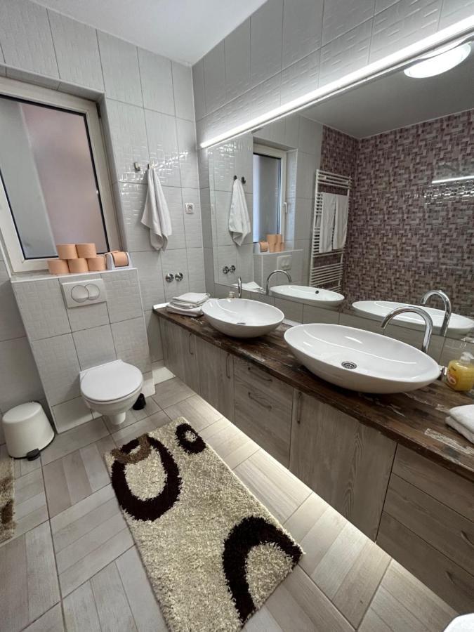 Sobe Zimmer Frei Pozega Exteriér fotografie